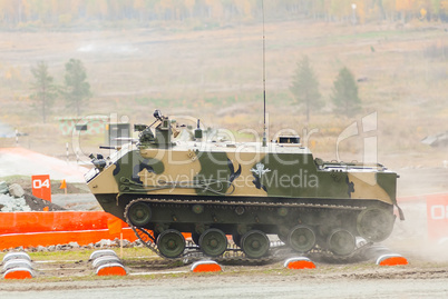 Airborne tracked armoured personnel carrier