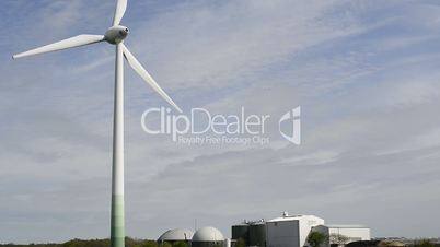 Windkraftanlage und Biogasanlage