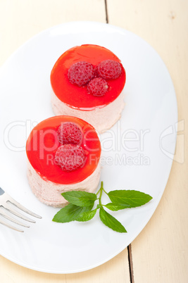 fresh raspberry cake mousse dessert