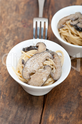 Italian spaghetti pasta and mushrooms