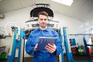 Mechanic using a tablet pc