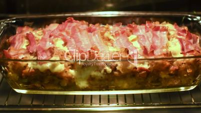 potato meat sauerkraut bacon casserole time lapse zoom 11579