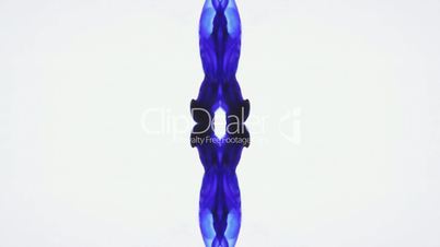 Blaue Tinte in Wasser - Kaleidoskop