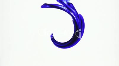 Wasserwirbel aus blauer Tinte