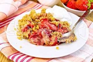 Crumble strawberry in plate on napkin