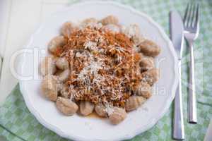 Gnocchi mit Bolognese