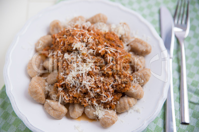 Gnocchi mit Bolognese