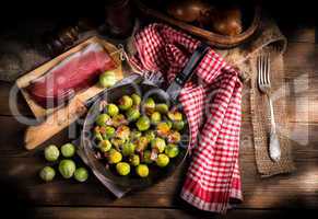 Honey caramelized brussels sprouts with ham