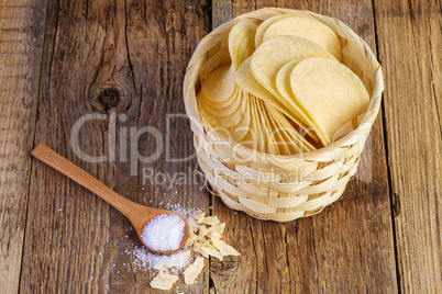 Potato chips in a wooden basket