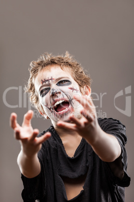 Screaming walking dead zobmie child boy