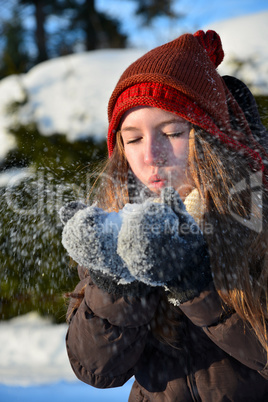 Mädchen im Schnee Winter