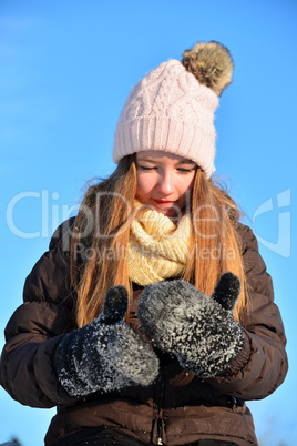 Mädchen im Schnee Winter