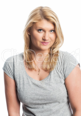 Blonde Frau im T-Shirt