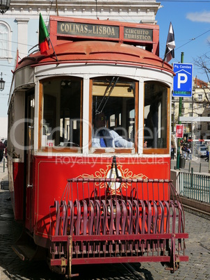 Nostalgische Strassenbahn in Lissabon