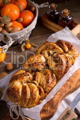 yeast dough cake with orange marmolade