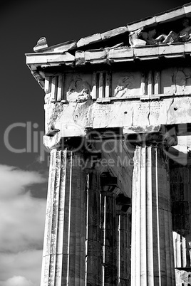 Mono marble columns and pediment of Parthenon