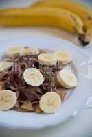 Waffeln mit Banane und Schokolade