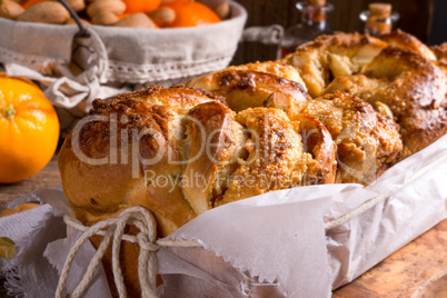 yeast dough cake with orange marmolade