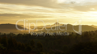 Sonnenaufgang über den Konso Mountains, Äthiopien, Afrika