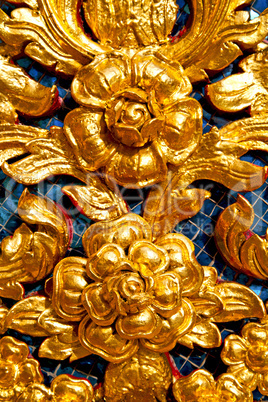 flower  in  gold    temple    bangkok  thailand incision of the