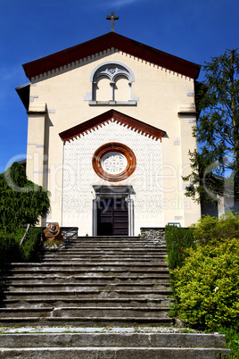 lombardy       the crugnola old   church  closed brick tower