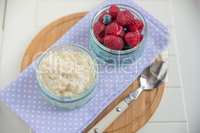 Porridge mit Beeren