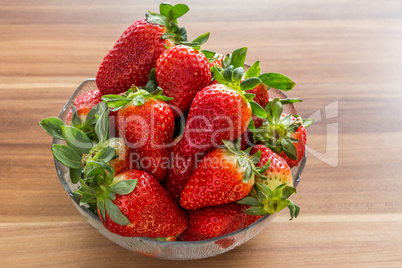 Erdbeeren in Glasschale