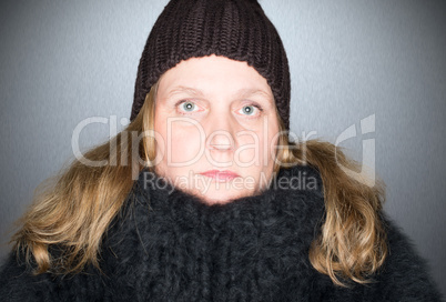Frau in einem Angora Pullover