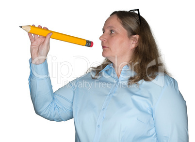 Frau mit einem Stift in der Hand