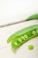 hearthy fresh green peas