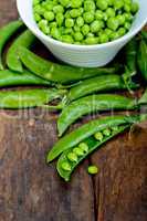 hearthy fresh green peas