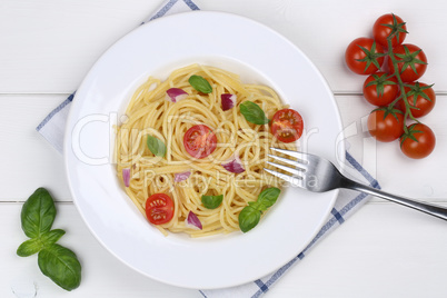 Spaghetti mit Tomaten und Basilikum Nudeln Pasta Gericht von obe