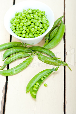 hearthy fresh green peas