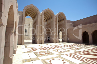 Vorhof der Sultan Qaboos Mosche
