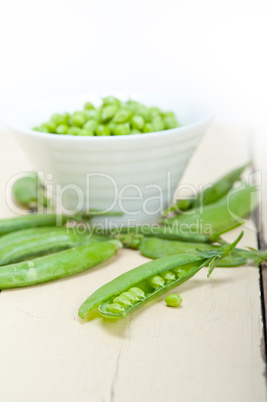 hearthy fresh green peas