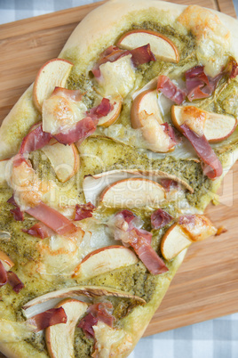 Herbstliche Pizza