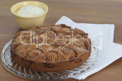 Apple cake with crème