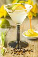 Cocktail mit Zitronenscheibe