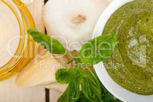 Italian basil pesto sauce ingredients