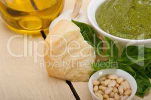 Italian basil pesto sauce ingredients