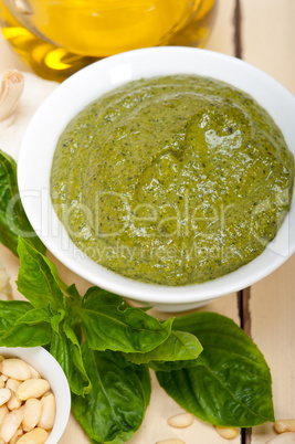 Italian basil pesto sauce ingredients