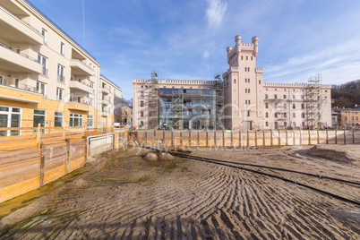 Baustelle vor dem Turm