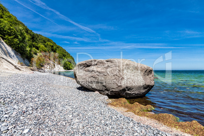 Findling an der Ostseeküste