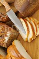 cut bread and knife