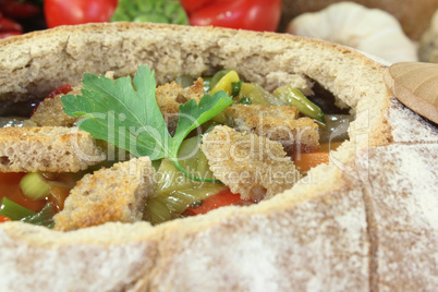 Brotsuppe mit Knoblauch