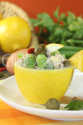 gefüllte Zitronen mit Petersilie