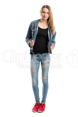 Junges Mädchen in Jeans