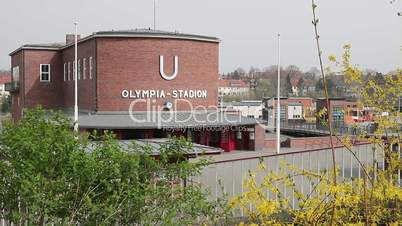 Von Alfred Grenander entworfene Eingangsgebäude am U-Bahnhof Olympia-Stadion