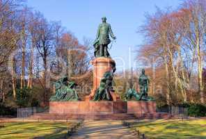 Berlin Bismarck-Nationaldenkmal - Berlin Bismarck Memorial 01
