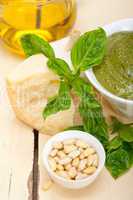 Italian basil pesto sauce ingredients